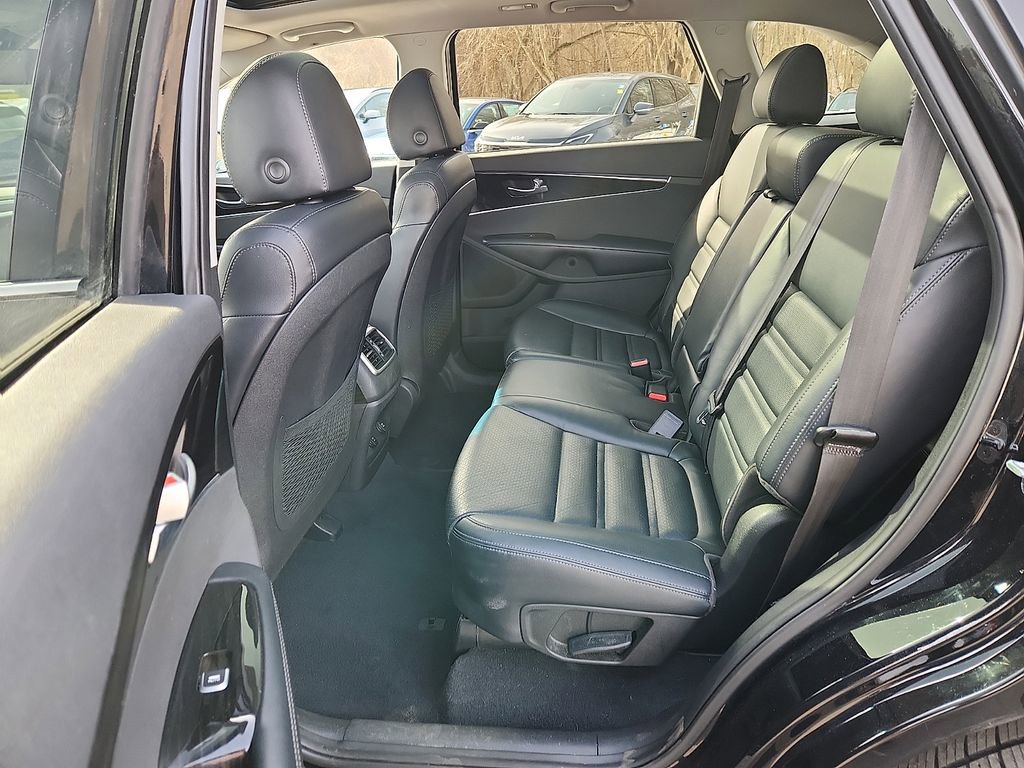 Used 2020 Kia Sorento EX image 11