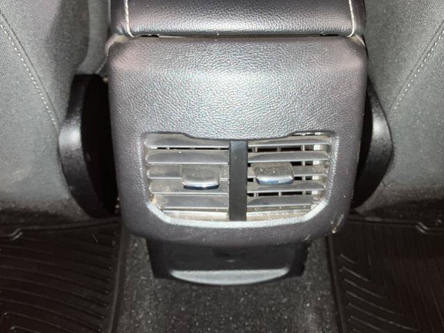 Used 2019 Ford Fusion SE FWD image 28