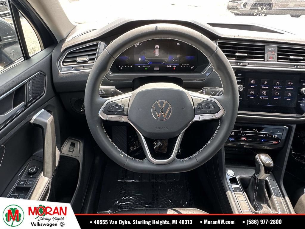 Certified 2024 Volkswagen Tiguan SE AWD/4WD image 15
