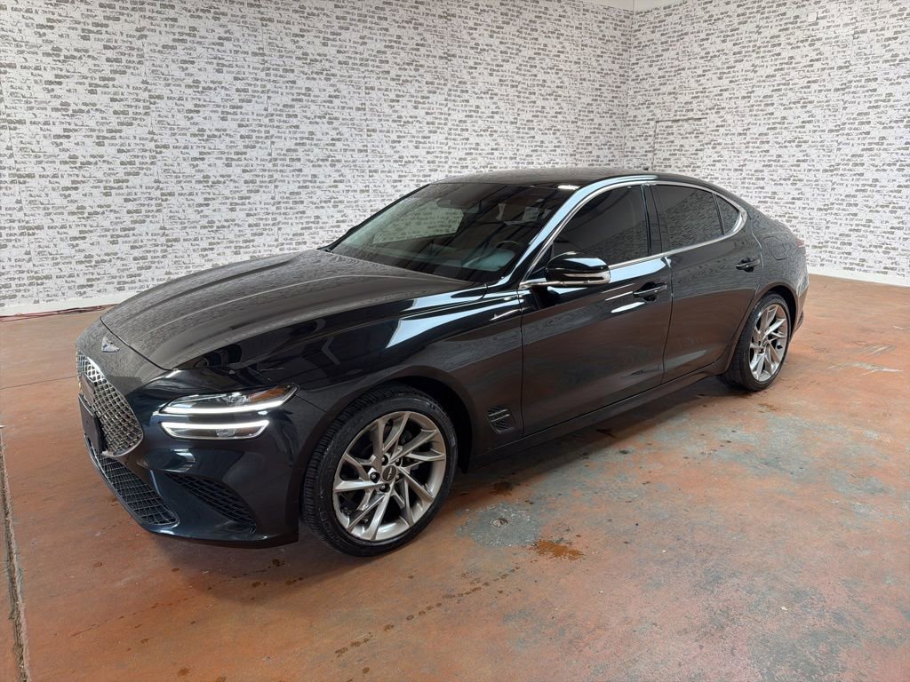Used 2022 Genesis G70 2.0T image 3