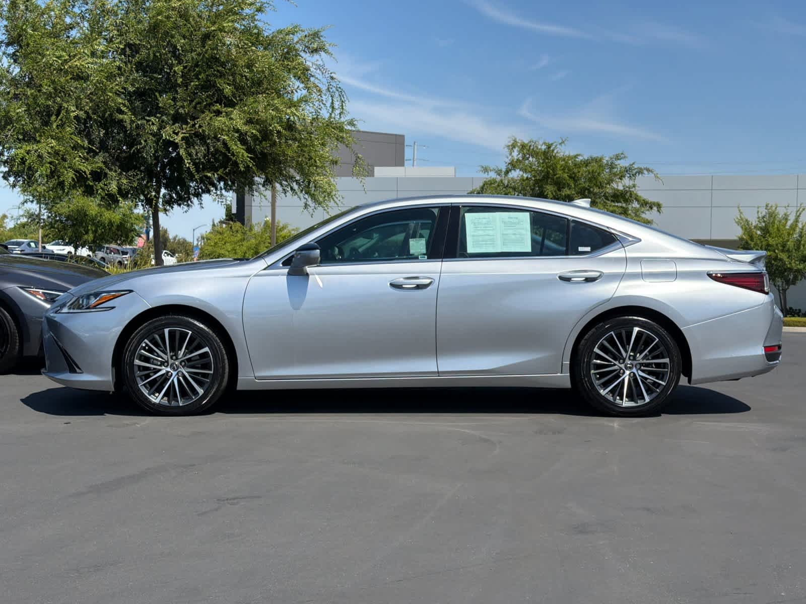 Certified 2025 Lexus ES 300h w/ Premium Package FWD image 9