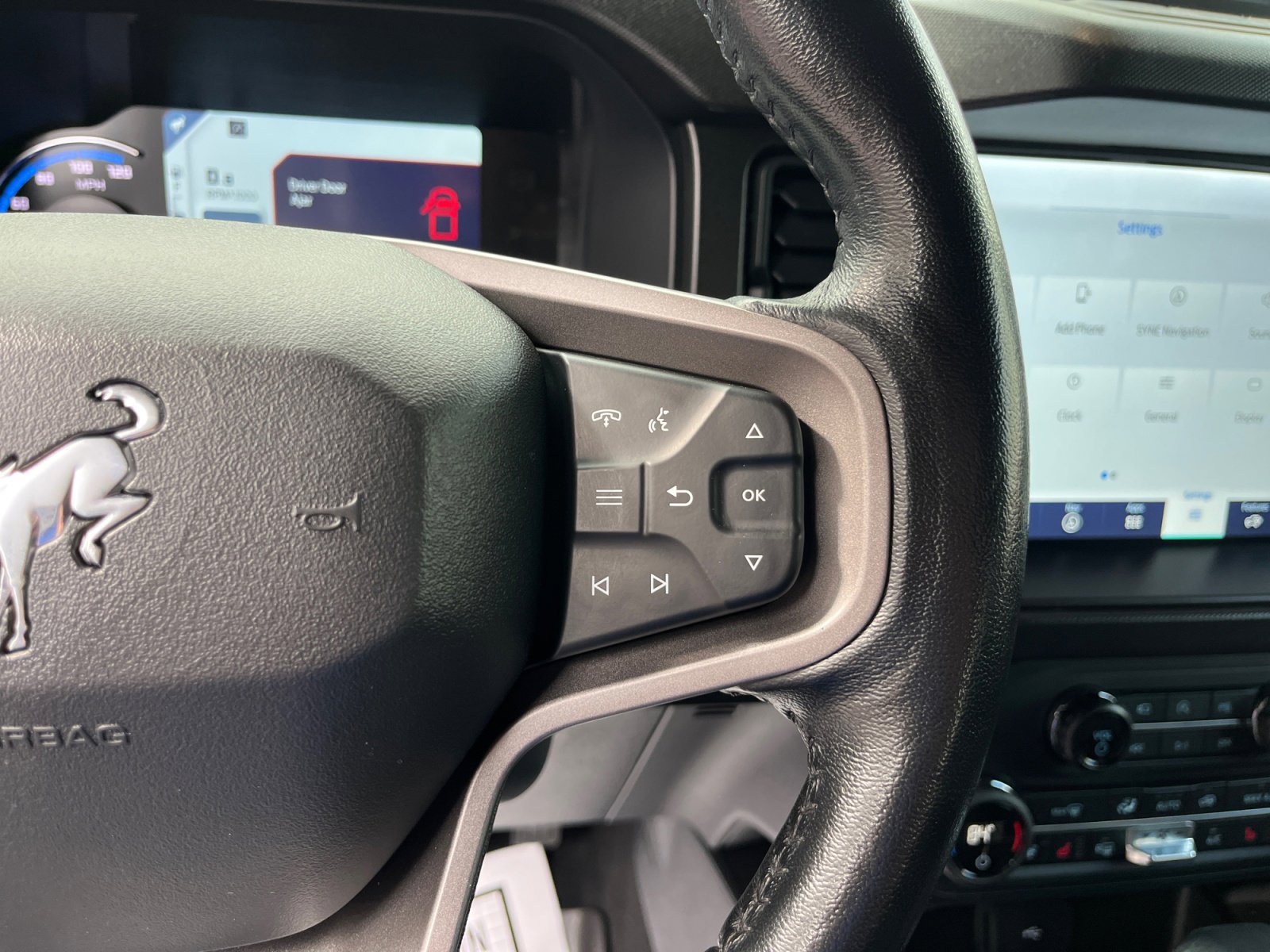 Used 2021 Ford Bronco First Edition AWD/4WD image 18