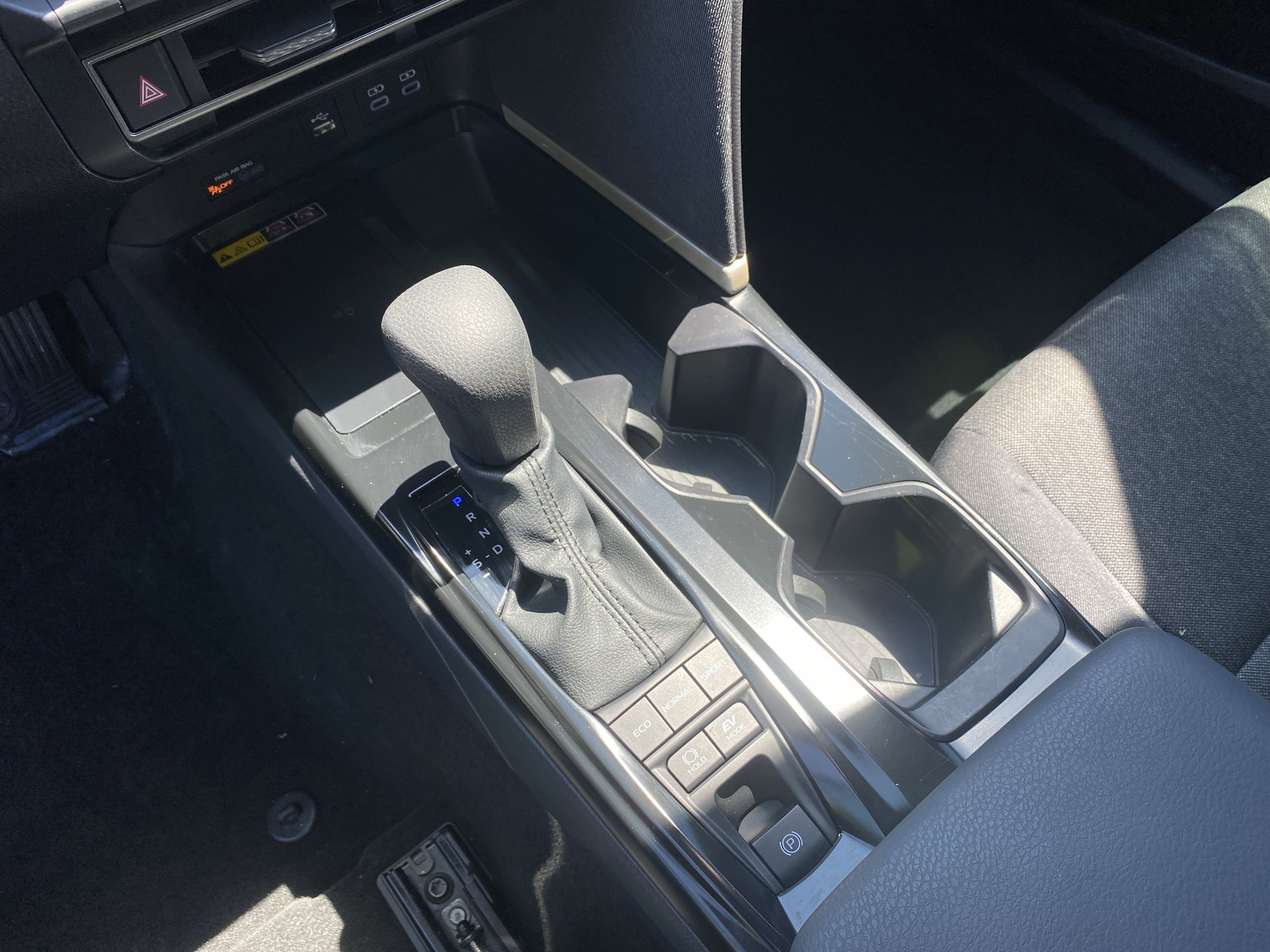 Used 2025 Toyota Camry LE w/ Convenience Package FWD image 37