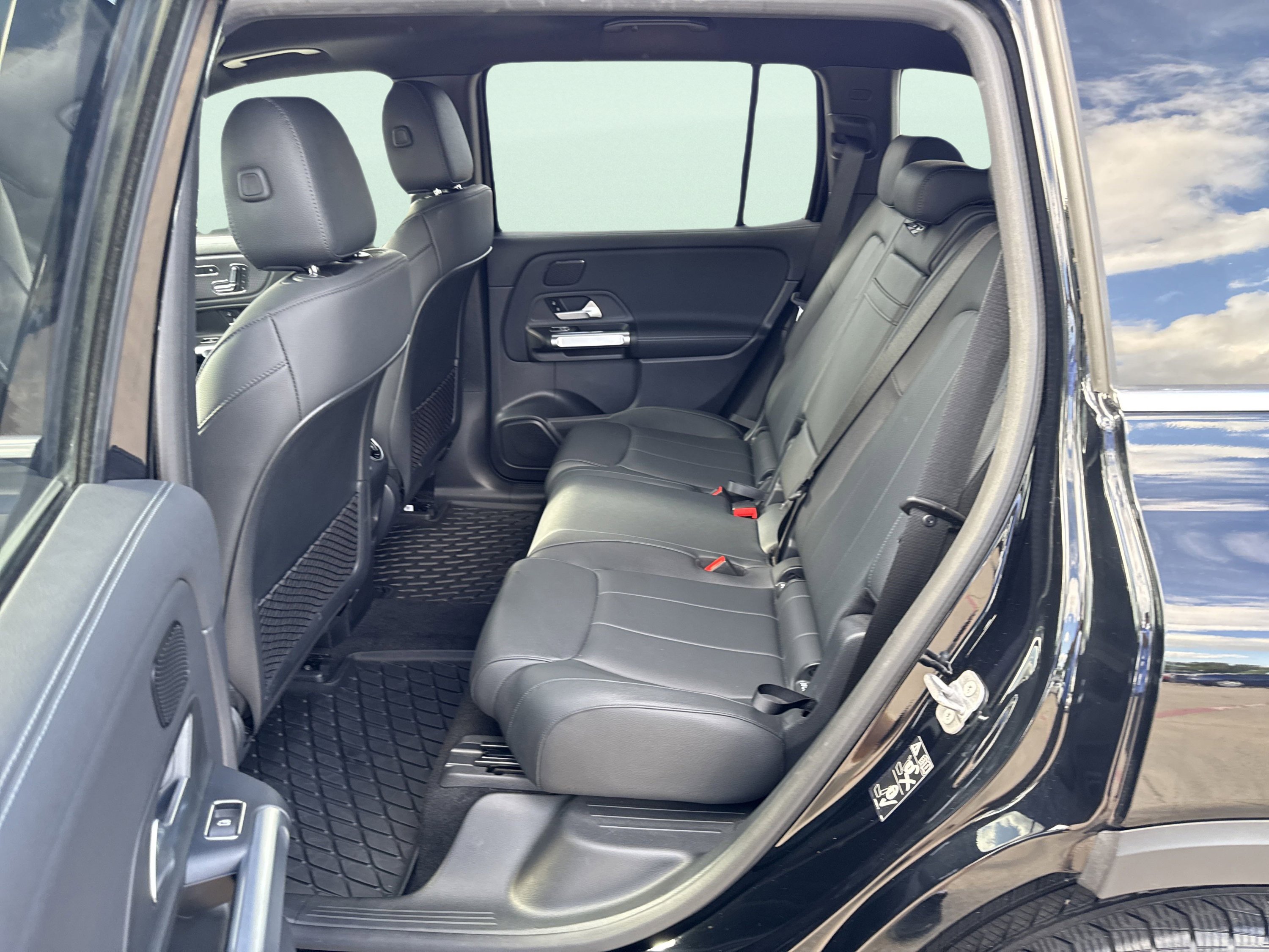 Used 2023 Mercedes-Benz EQB 350 4MATIC SUV w/ Exclusive Package image 24