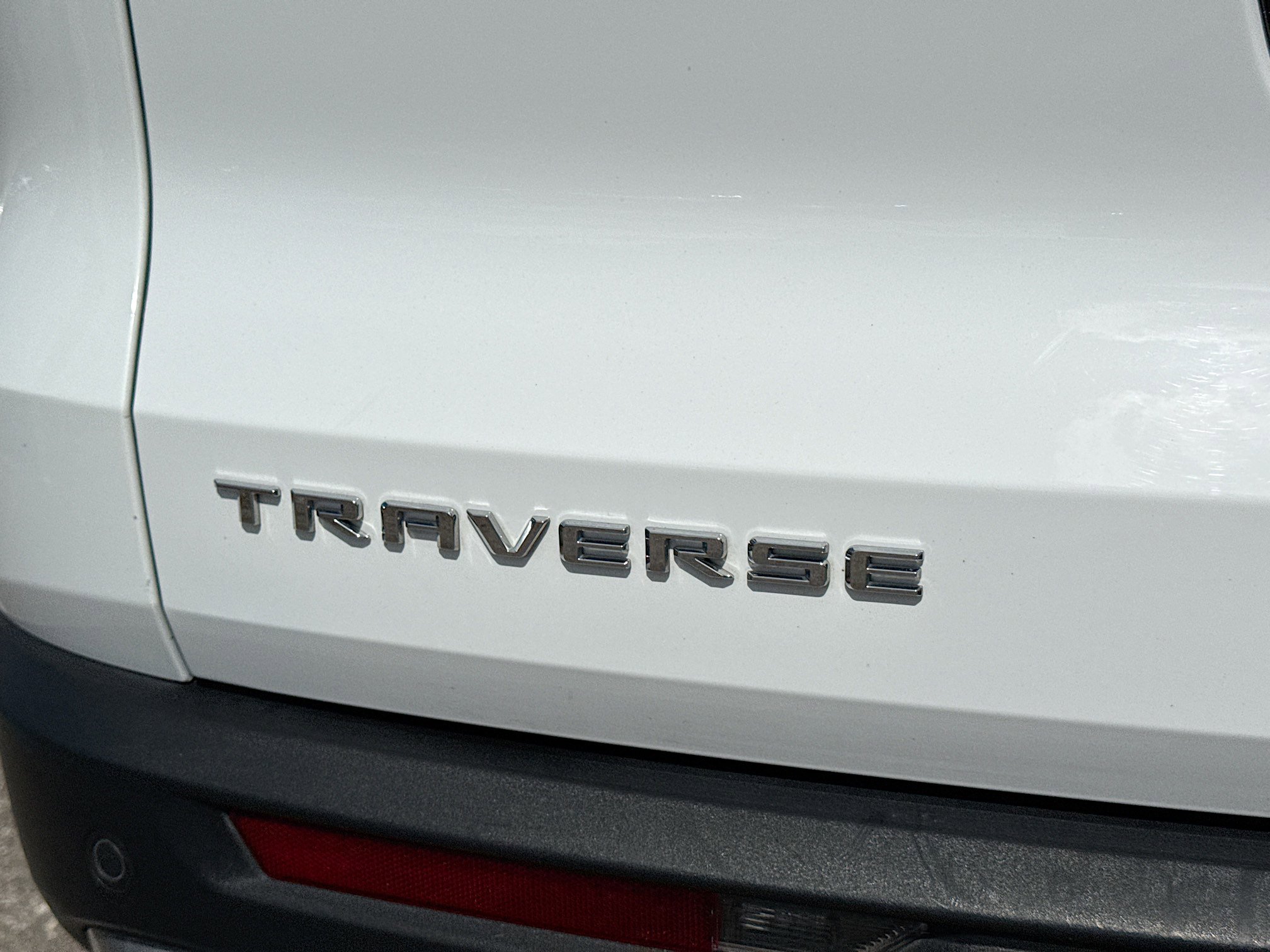 Used 2025 Chevrolet Traverse LT image 11