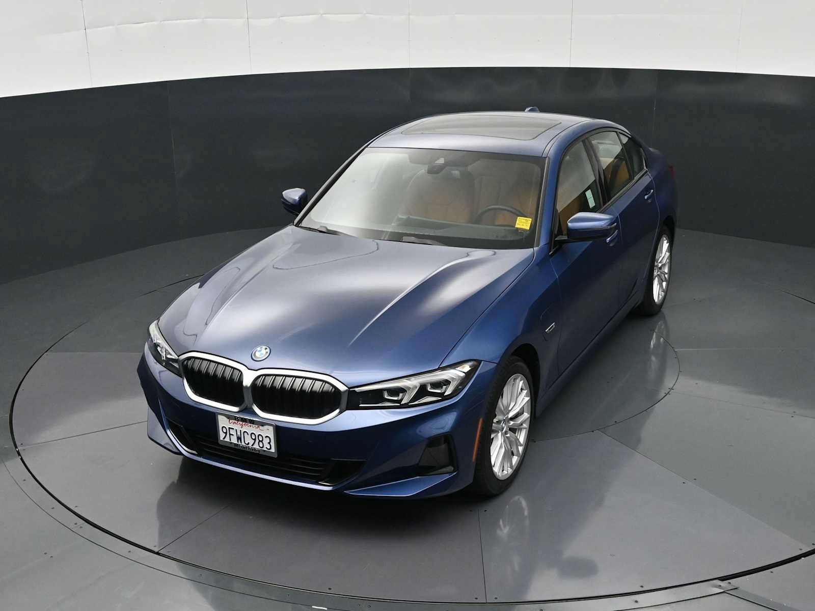 Used 2023 BMW 330e xDrive w/ Driving Assistance Package AWD/4WD image 17