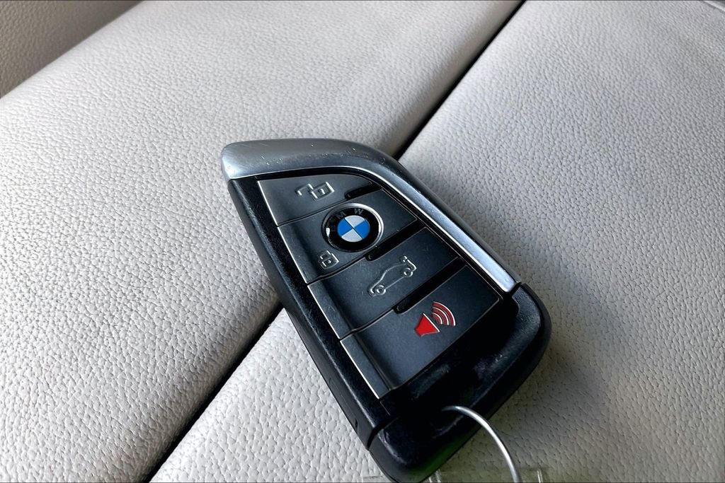 Used 2021 BMW X5 xDrive40i w/ M Sport Package AWD/4WD image 12