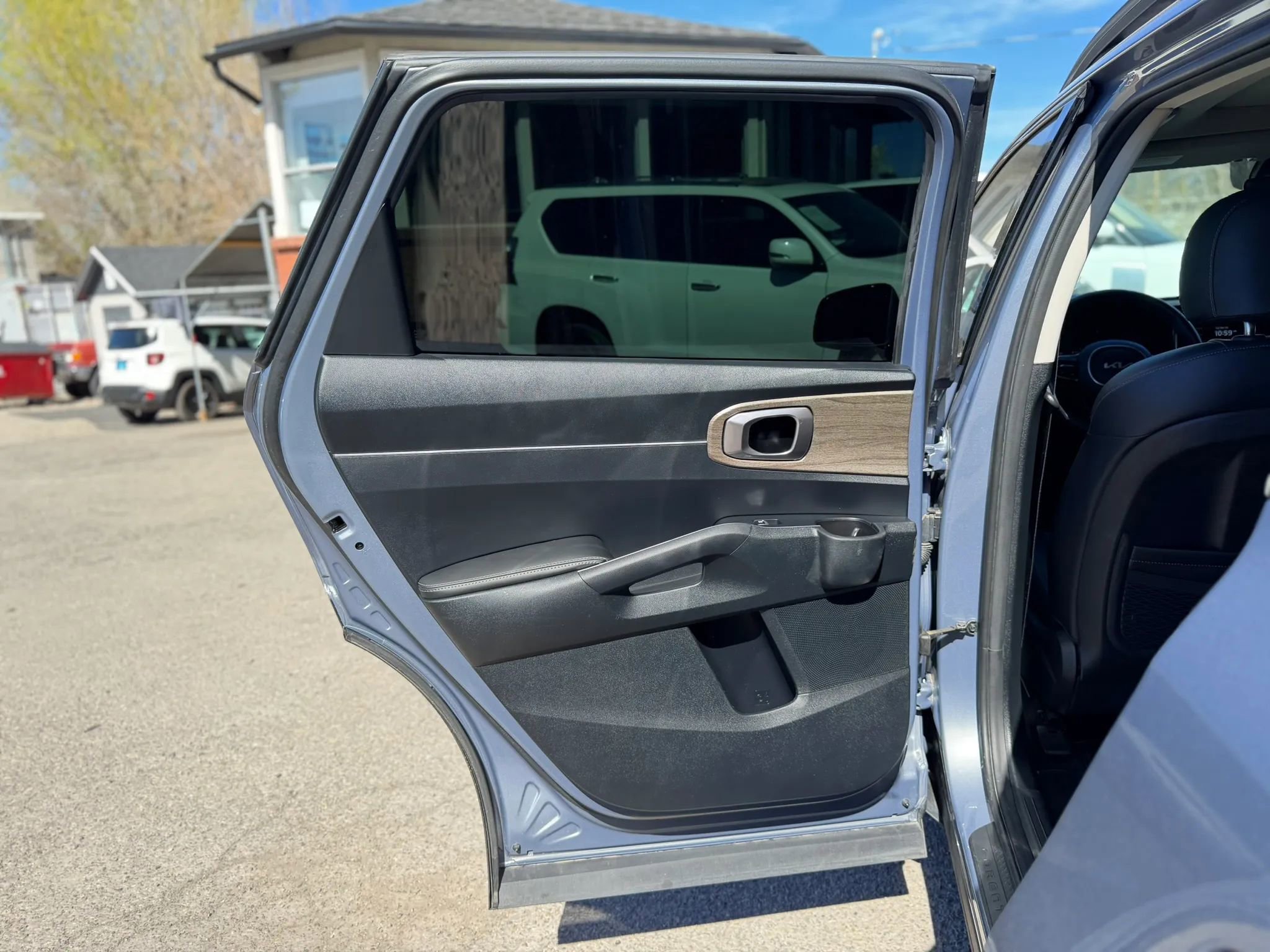 Used 2023 Kia Sorento X-Line EX image 23