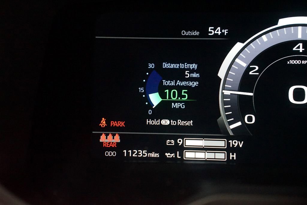 Used 2025 Toyota Tundra Limited AWD/4WD image 18