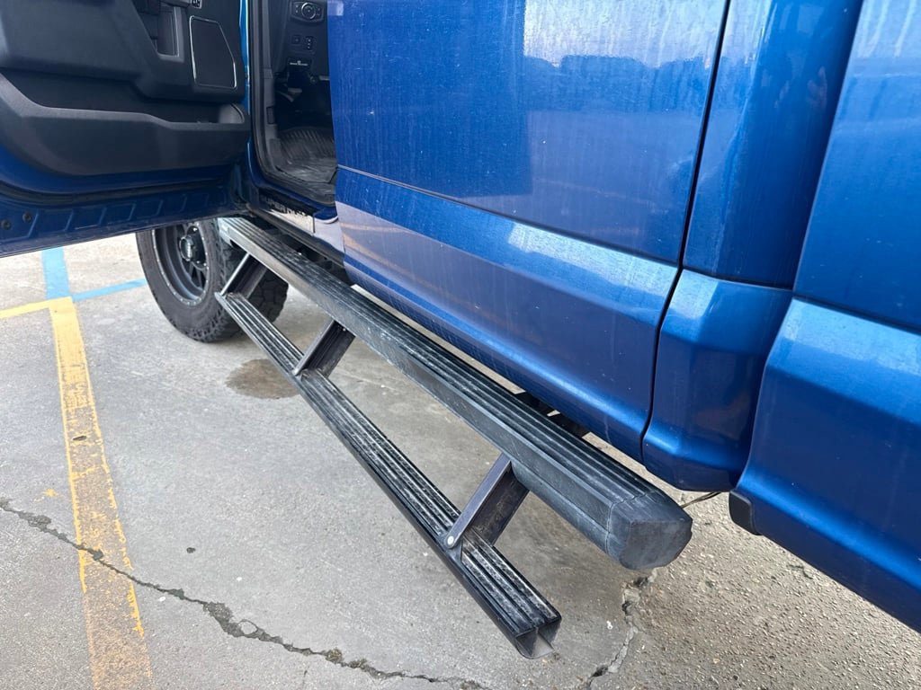 Used 2022 Ford F250 Lariat w/ Black Appearance Package AWD/4WD image 8