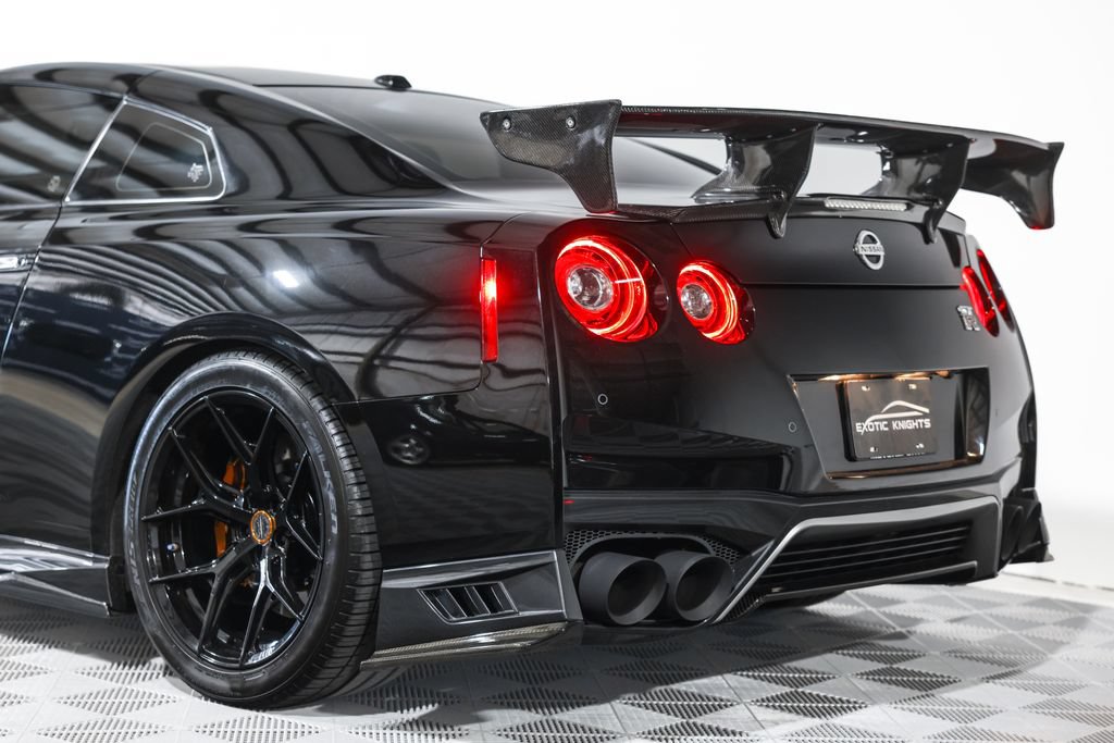 Used 2017 Nissan GT-R Premium AWD/4WD image 22