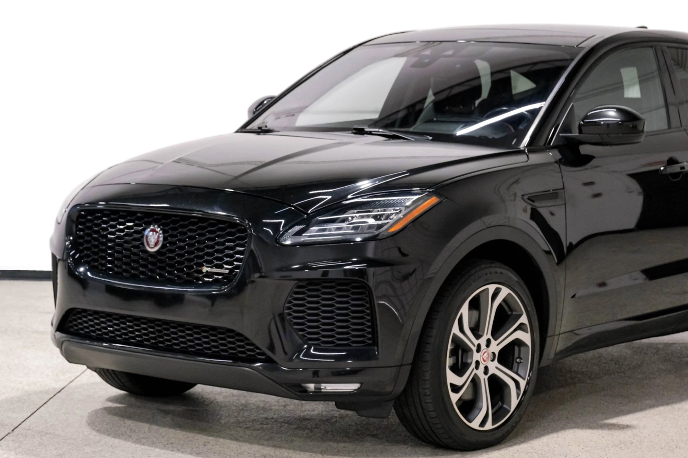 Used 2018 Jaguar E-PACE First Edition image 10