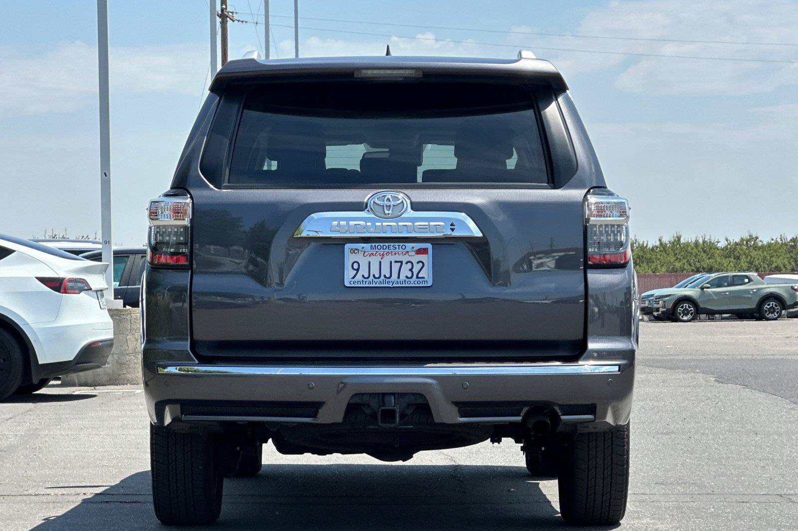 Used 2023 Toyota 4Runner Limited AWD/4WD image 5