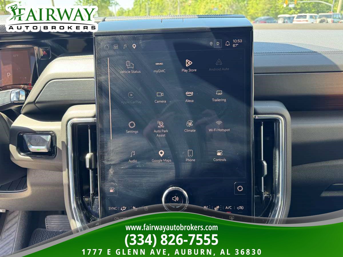 Used 2025 GMC Yukon Denali AWD/4WD image 29