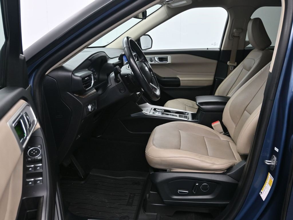 Used 2020 Ford Explorer Limited w/ Class III Trailer Tow Package image 13