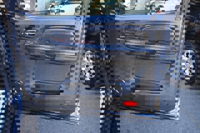 Used 2008 GMC Yukon XL Denali image 30