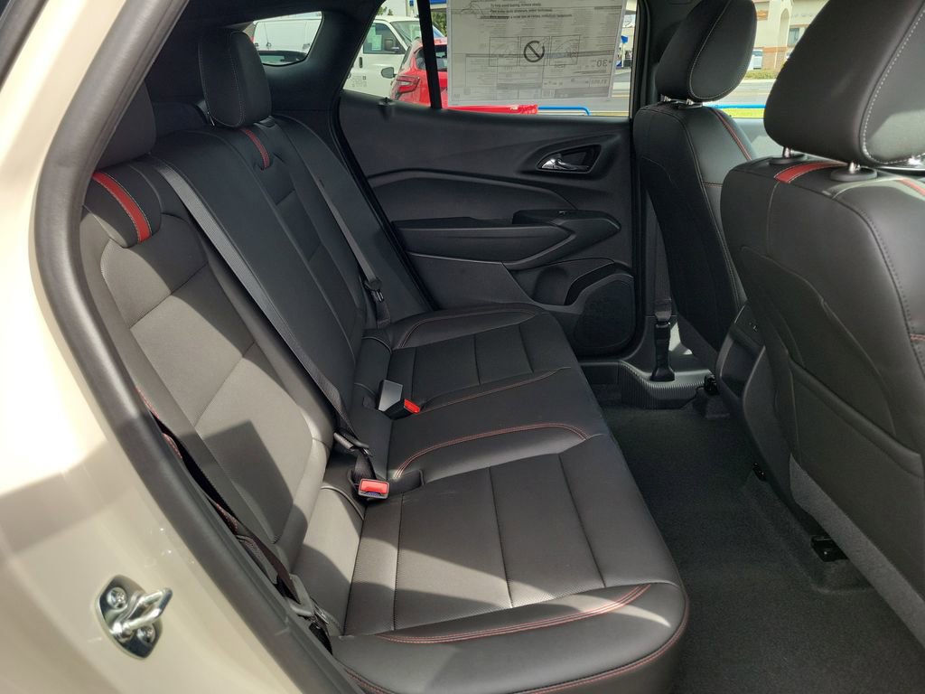New 2026 Chevrolet Trax RS w/ Sunroof Package FWD image 18