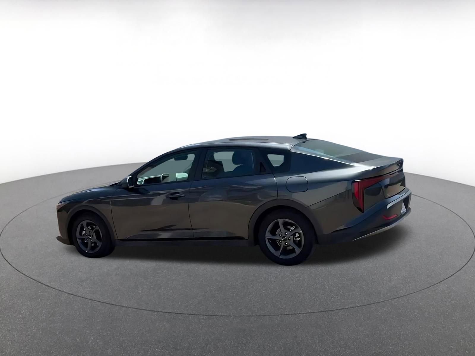 Used 2025 Kia K4 LXS image 10