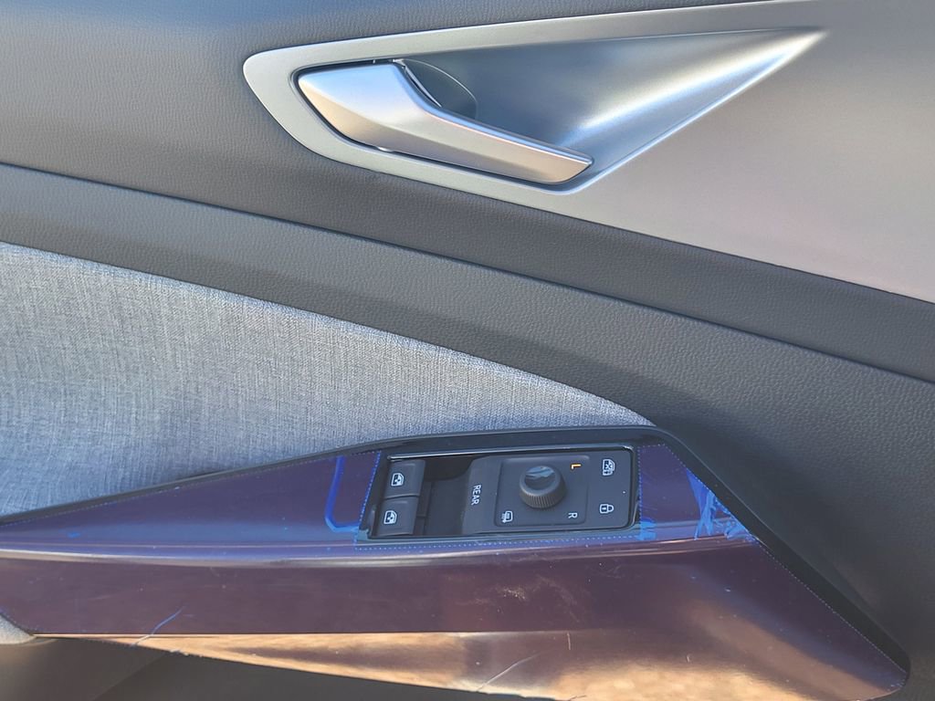 New 2025 Volkswagen ID.4 Pro AWD/4WD image 11