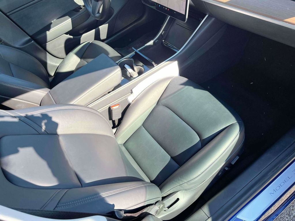 Used 2018 Tesla Model 3 Long Range image 10