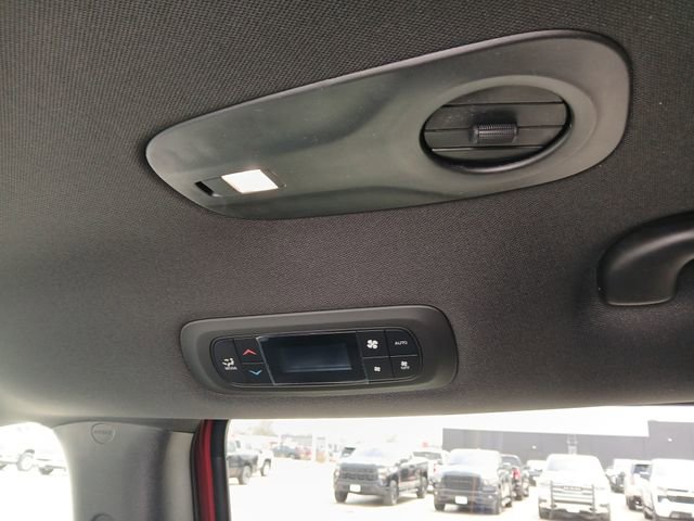 New 2026 Chrysler Pacifica Select AWD/4WD image 17