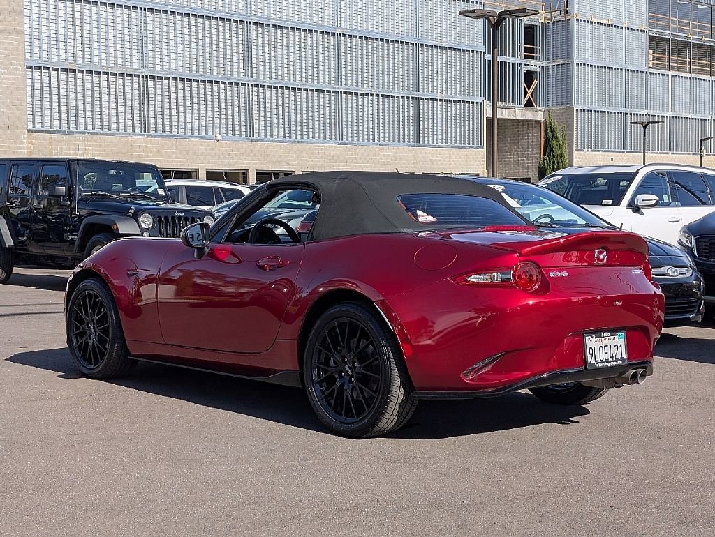 Used 2020 MAZDA MX-5 Miata Club w/ Appearance Package RWD image 14