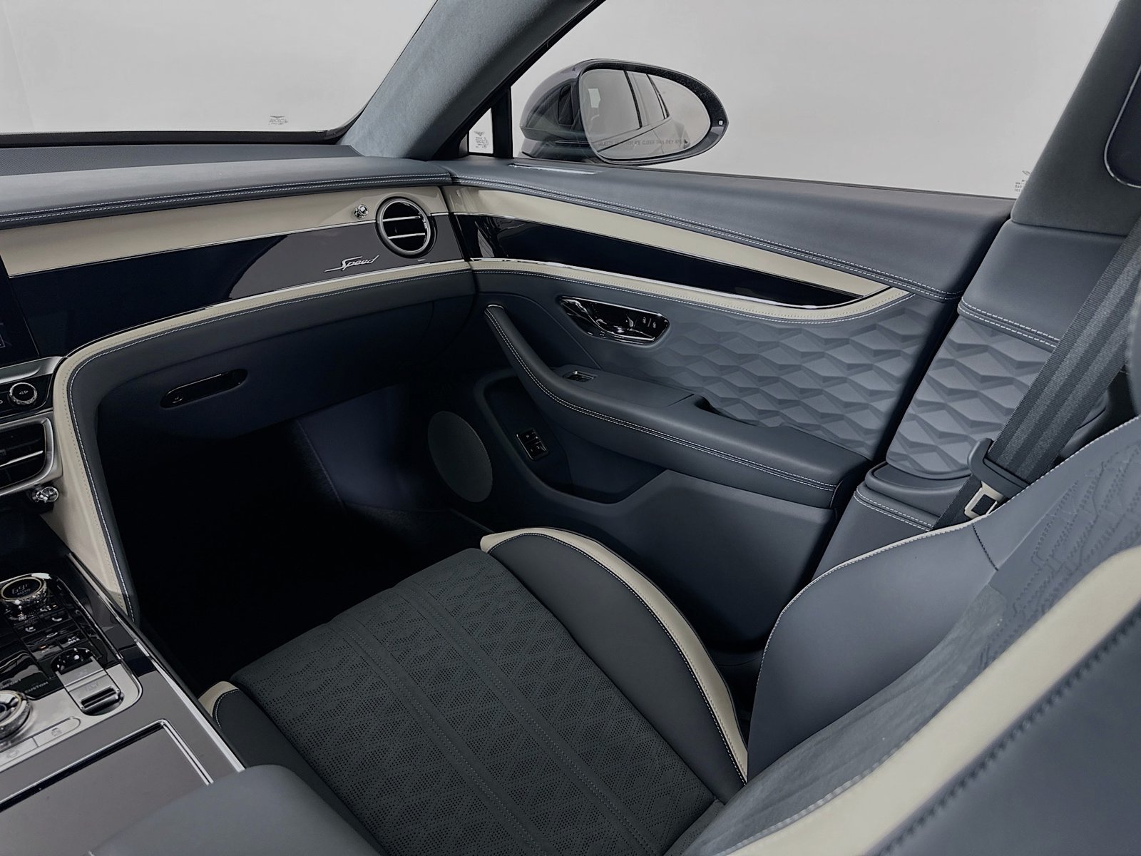 New 2026 Bentley Flying Spur Plug-In Hybrid AWD/4WD image 26