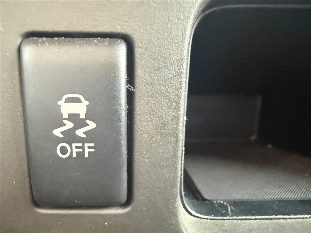 Used 2013 Nissan Frontier Desert Runner image 16