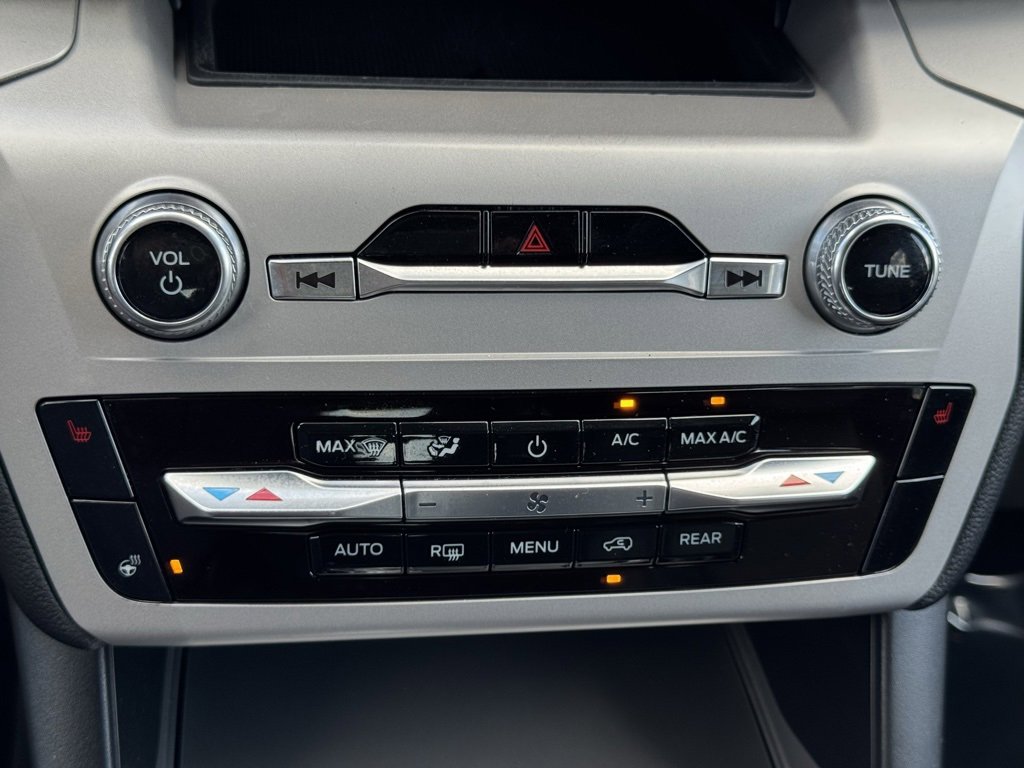 Used 2023 Ford Explorer XLT w/ Equipment Group 202A image 11