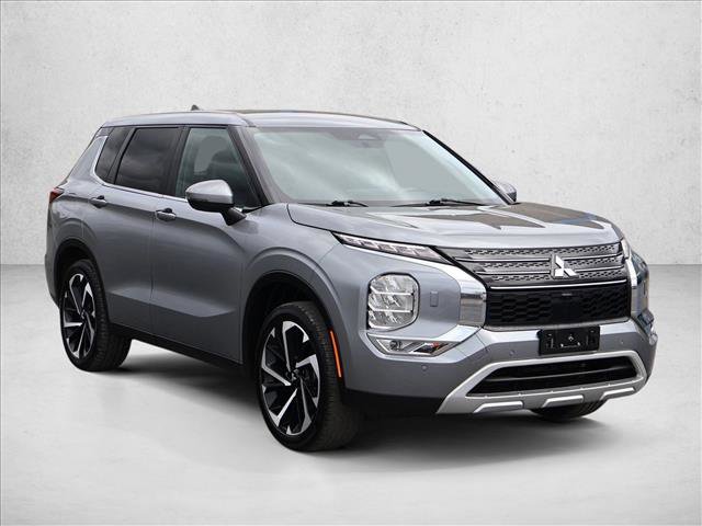 Used 2023 Mitsubishi Outlander SE AWD/4WD image 3