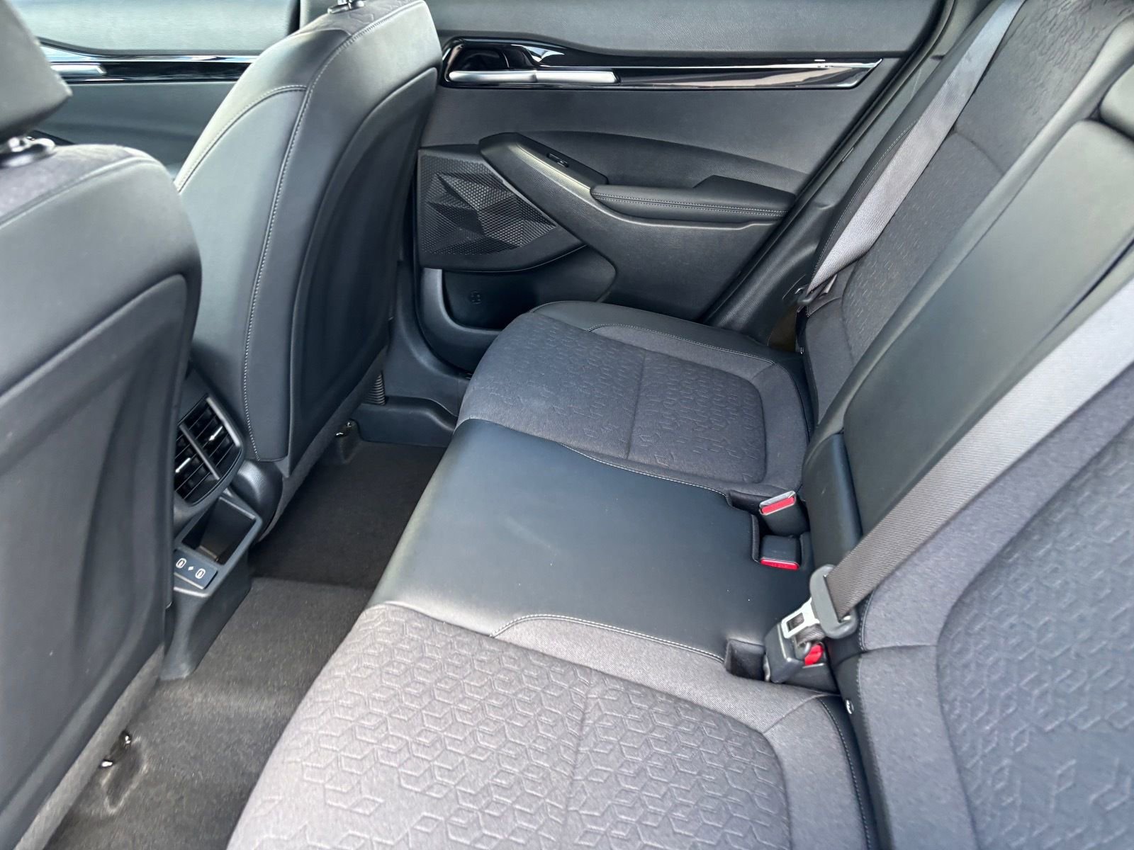 Used 2025 Kia Seltos S image 18