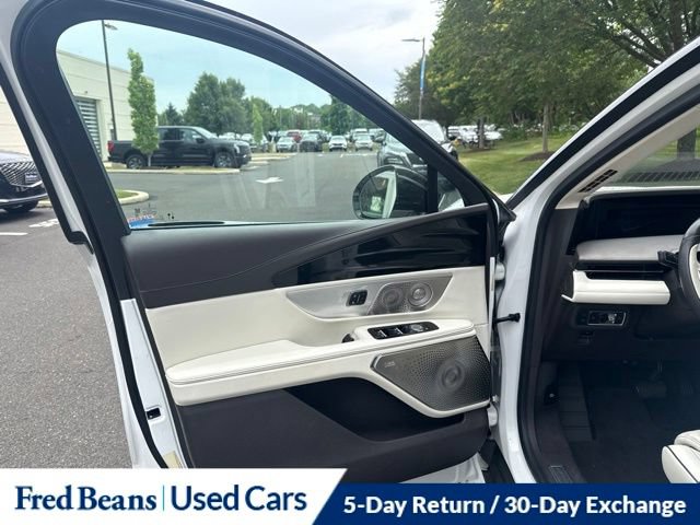 Used 2024 Lincoln Nautilus Black Label w/ Jet Appearance Package (87T) AWD/4WD image 11