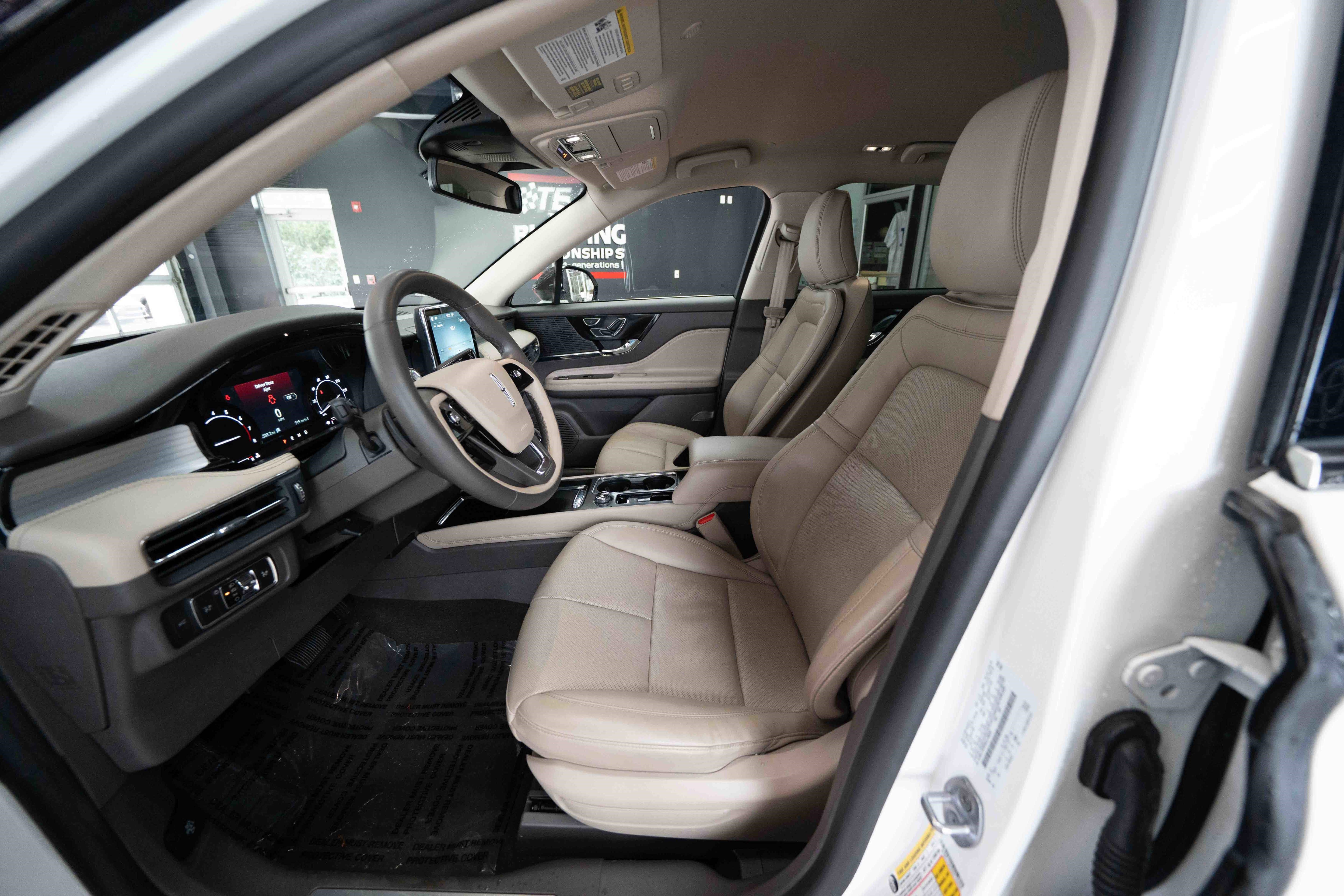 Used 2022 Lincoln Corsair AWD w/ Equipment Group 101A image 9