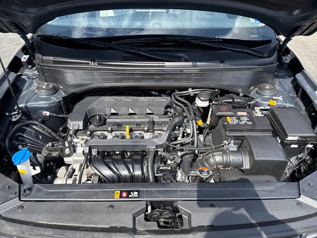 Used 2025 Hyundai Venue SEL image 25