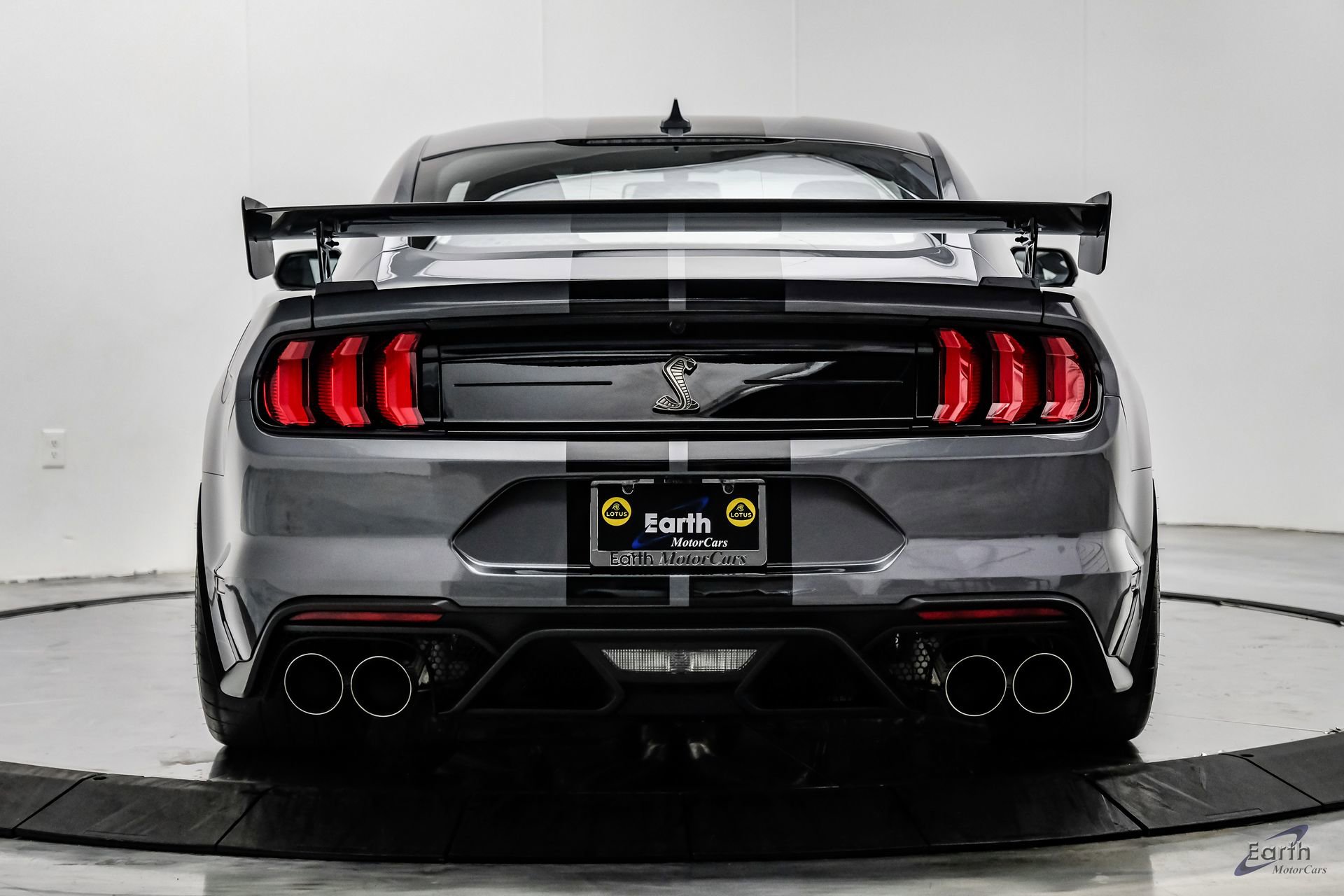 Used 2021 Ford Mustang Shelby GT500 w/ Carbon Fiber Track Pack image 12