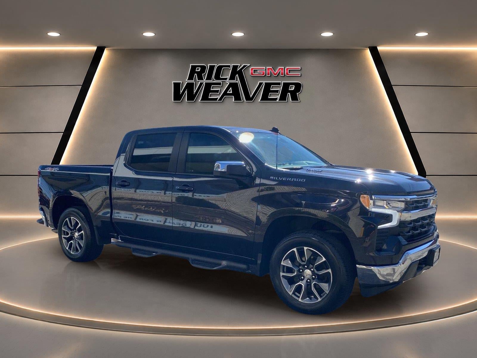Used 2024 Chevrolet Silverado 1500 LT AWD/4WD image 7