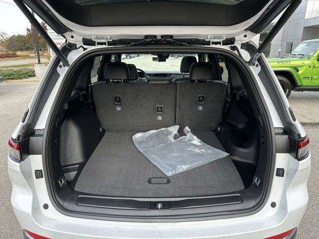 New 2026 Chrysler Pacifica Select image 10