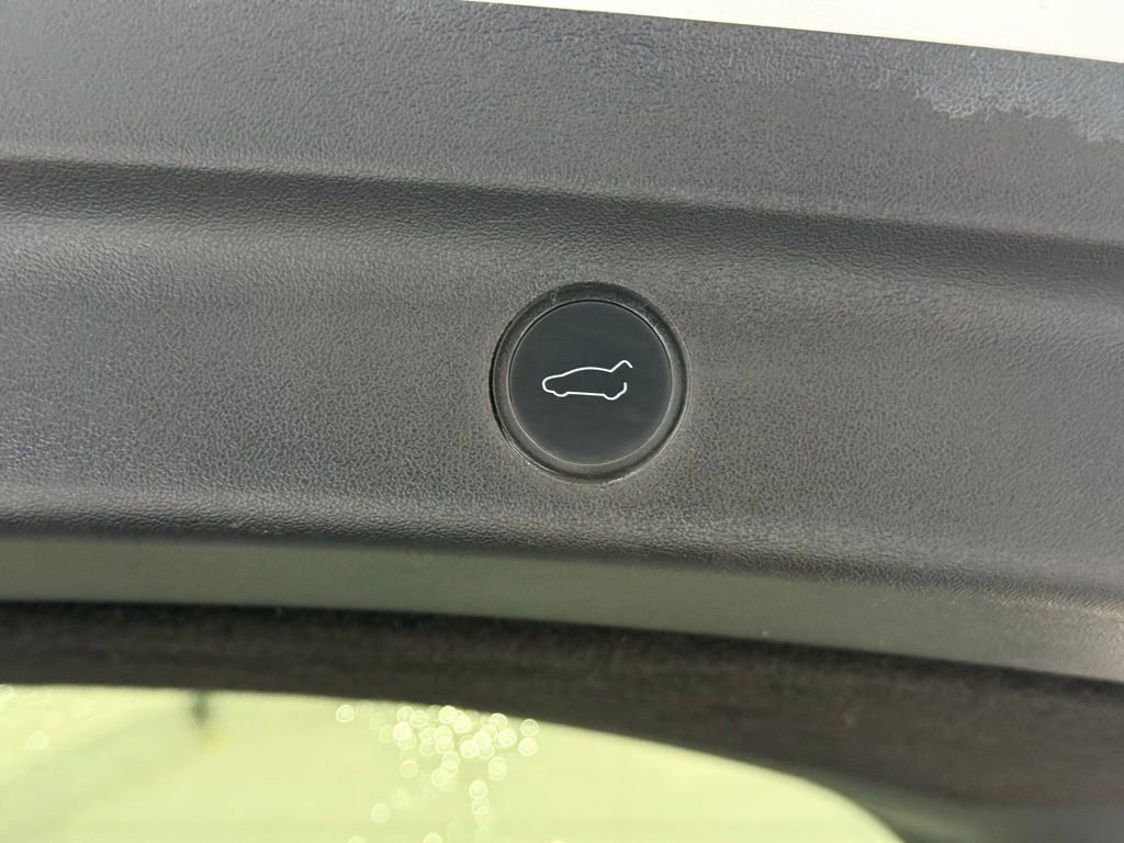 Used 2021 Tesla Model Y Long Range AWD/4WD image 5