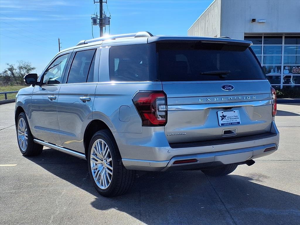 Used 2024 Ford Expedition Platinum image 4