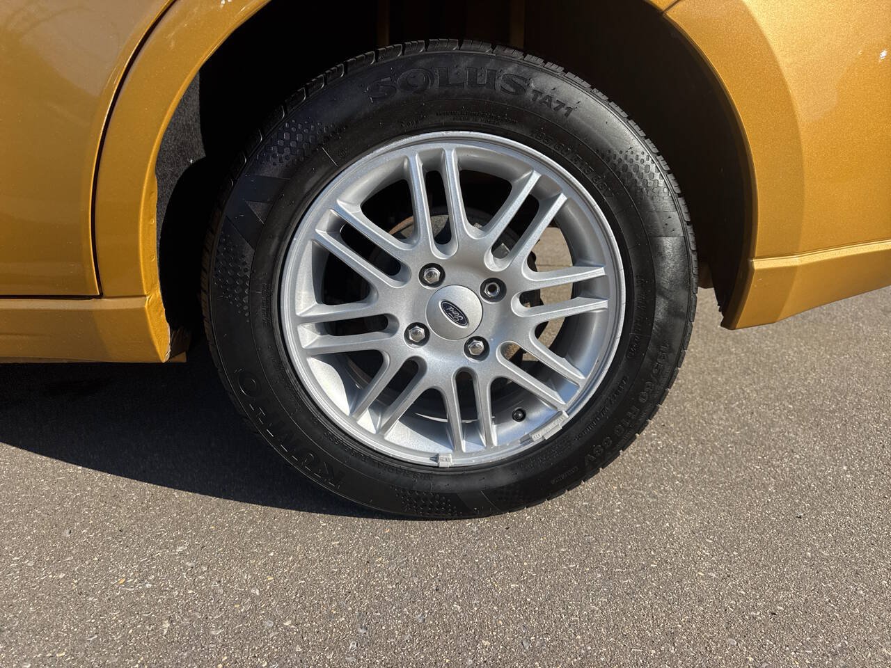 Used 2009 Ford Focus SE FWD image 13