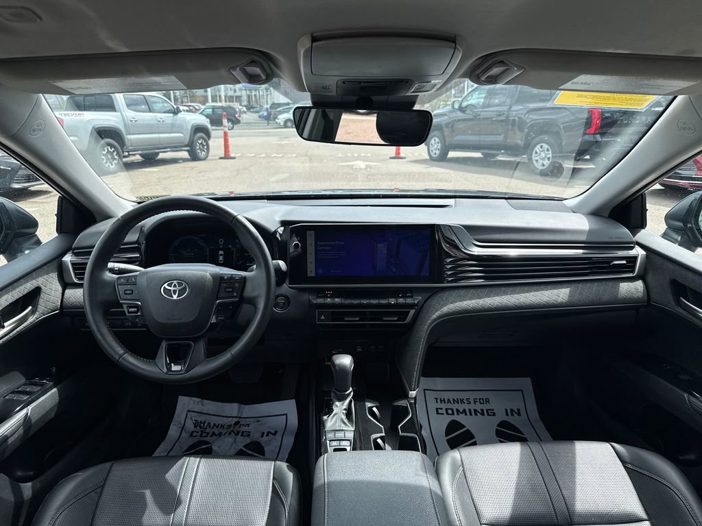 Used 2025 Toyota Camry XLE image 10