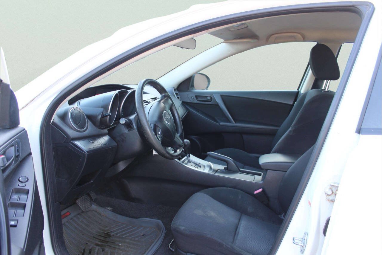 Used 2011 MAZDA MAZDA3 i Sport FWD image 6