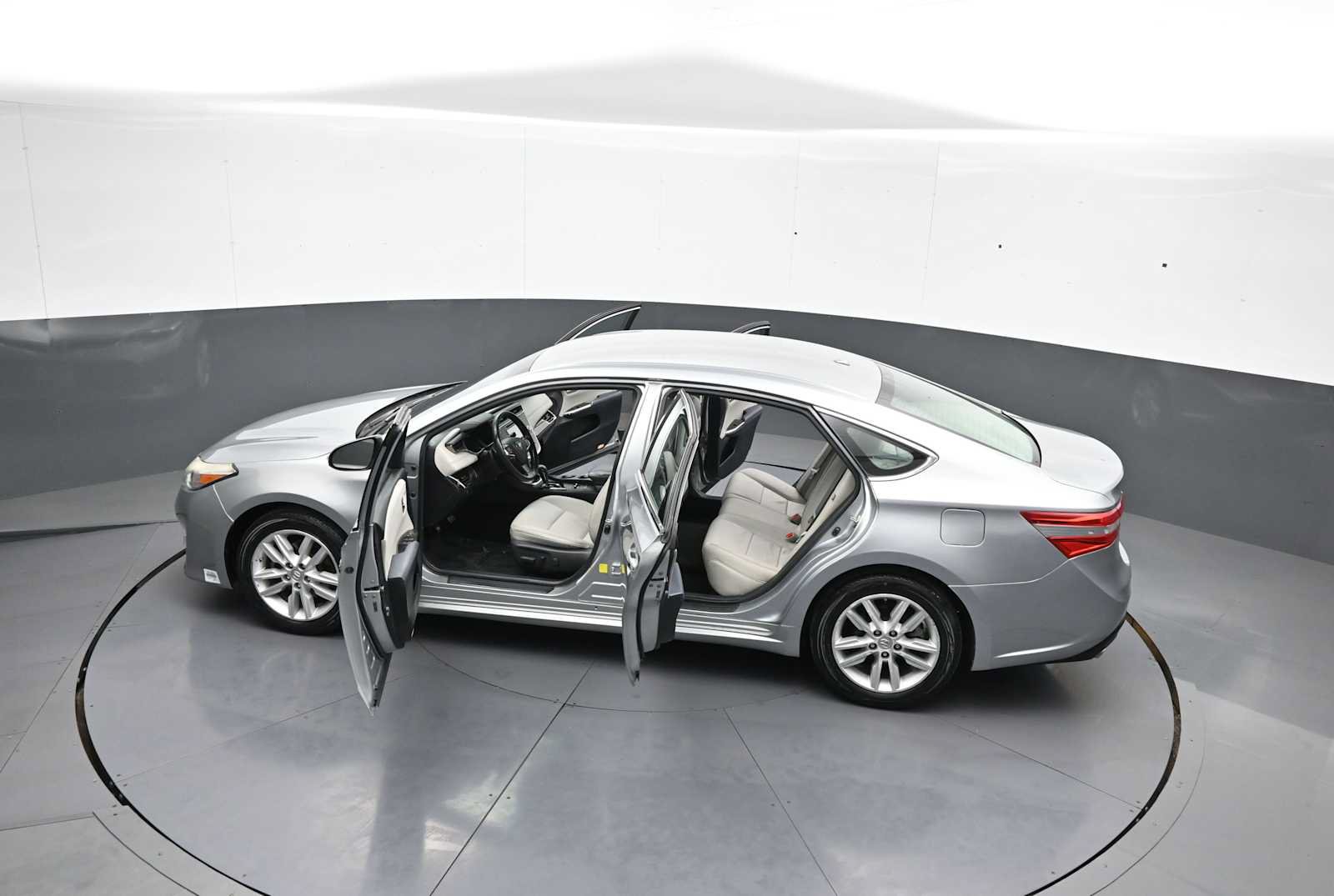 Used 2015 Toyota Avalon XLE FWD image 42