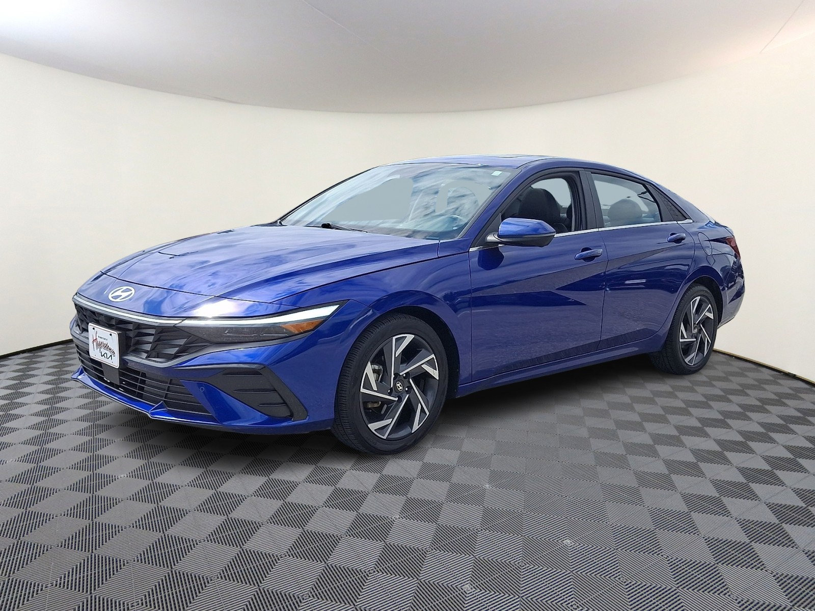 Used 2024 Hyundai Elantra Limited FWD image 3