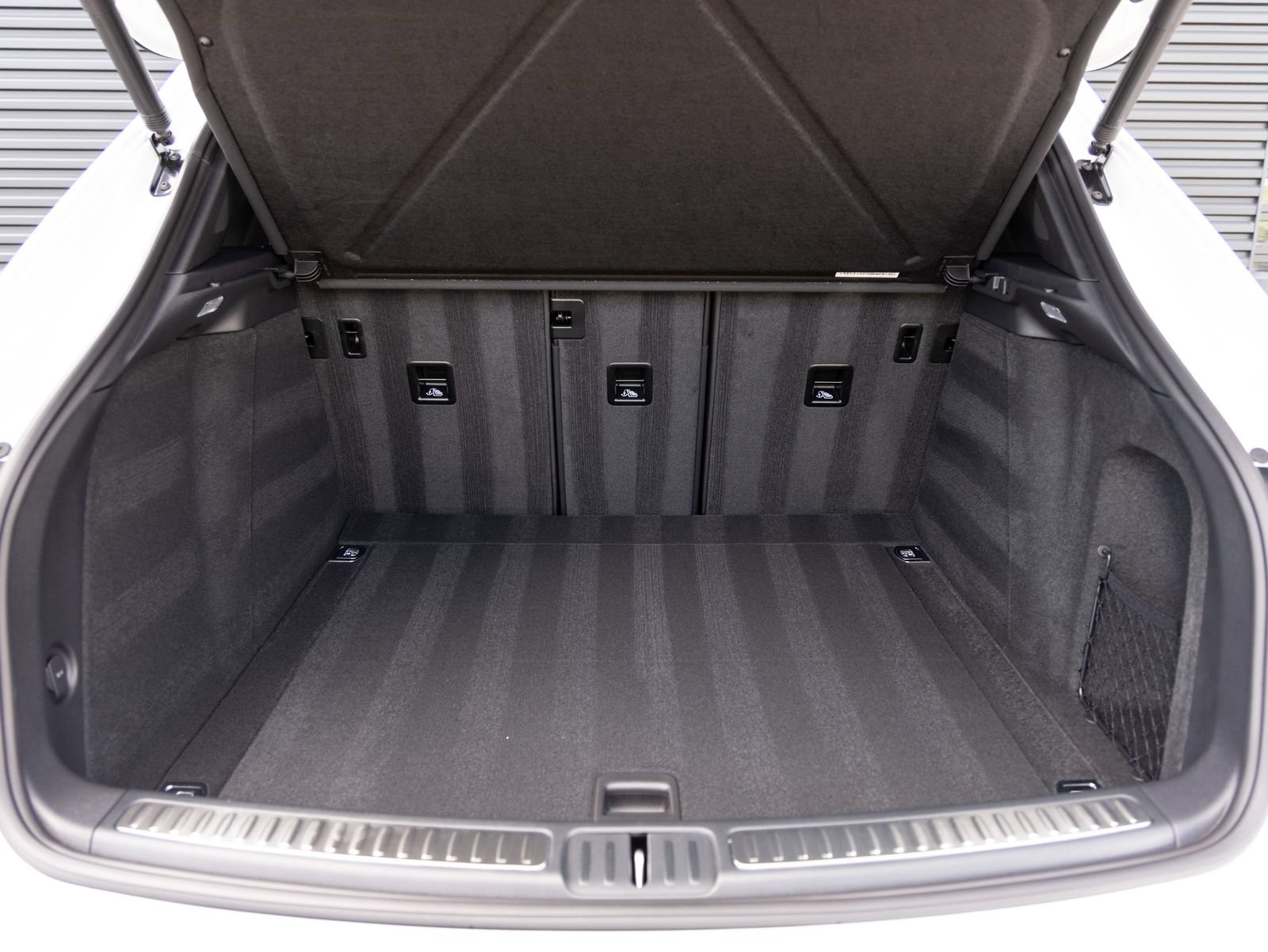Certified 2026 Porsche Macan AWD/4WD image 28