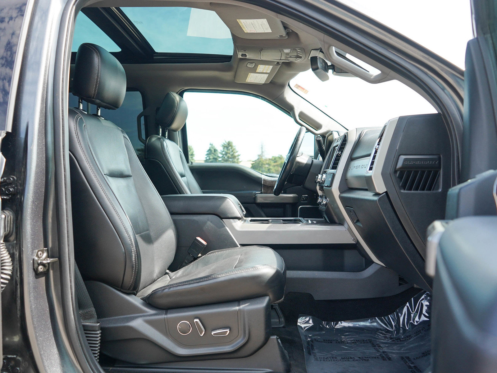 Used 2018 Ford F250 Lariat w/ Lariat Ultimate Package AWD/4WD image 12
