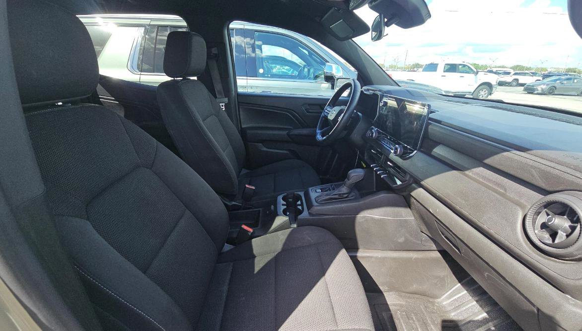 Used 2023 Chevrolet Colorado W/T RWD image 7