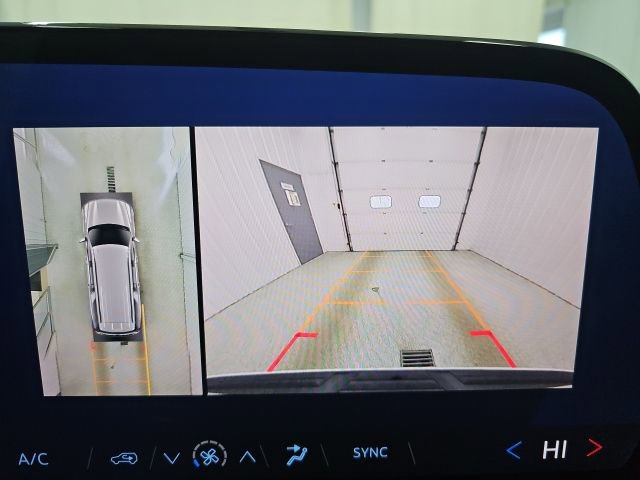 Used 2025 Chevrolet Suburban LS image 34