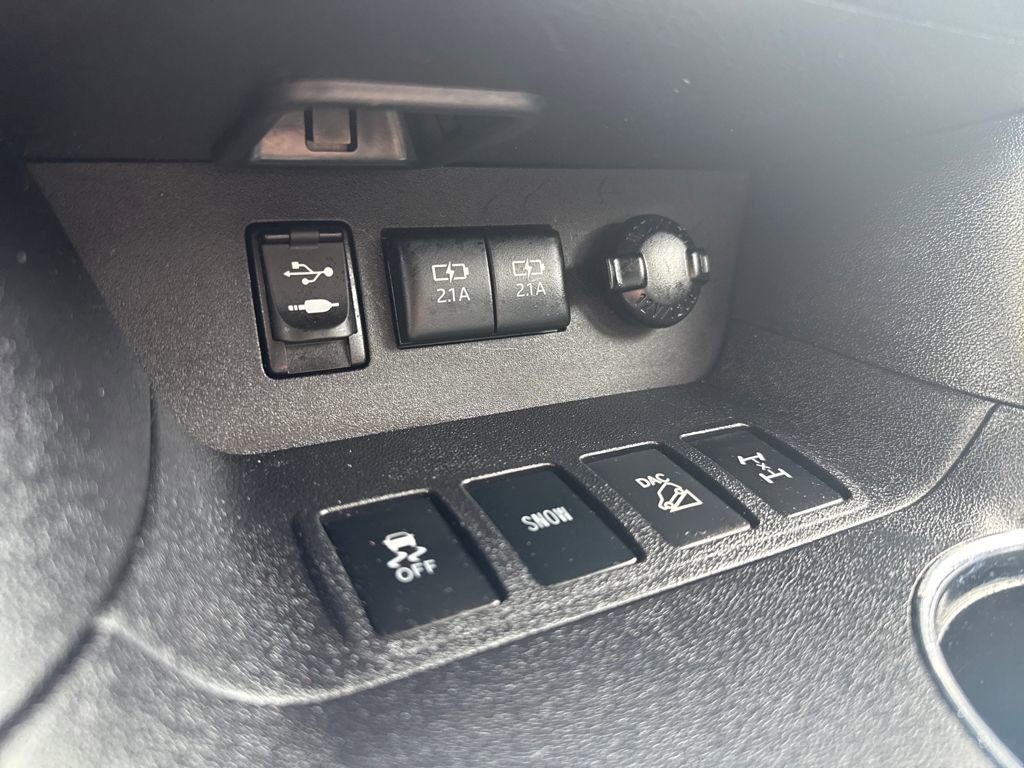 Used 2018 Toyota Highlander XLE image 26