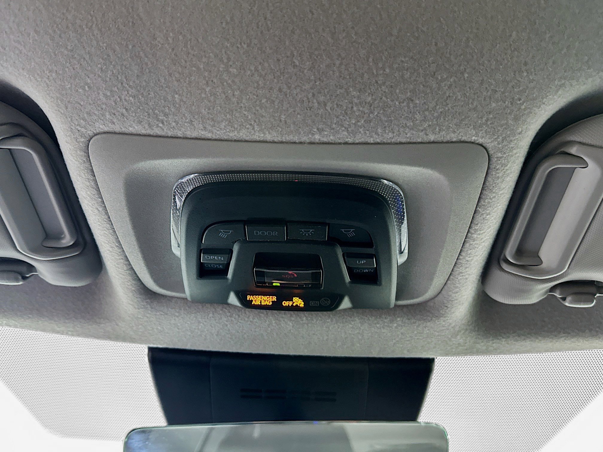 Used 2024 Toyota Corolla Cross LE w/ Moonroof Package image 18